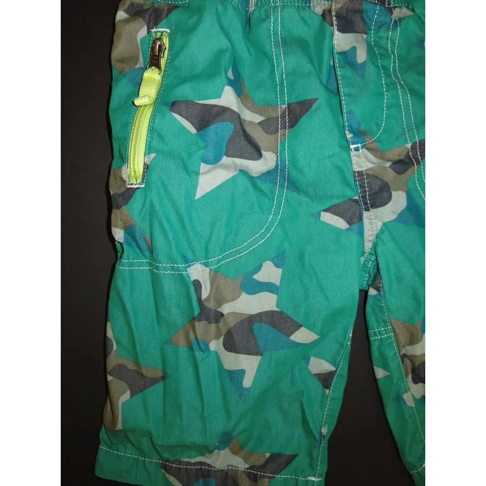 Mini Boden boys green camo star techno Adventure pull-on zipper pocket shorts 10